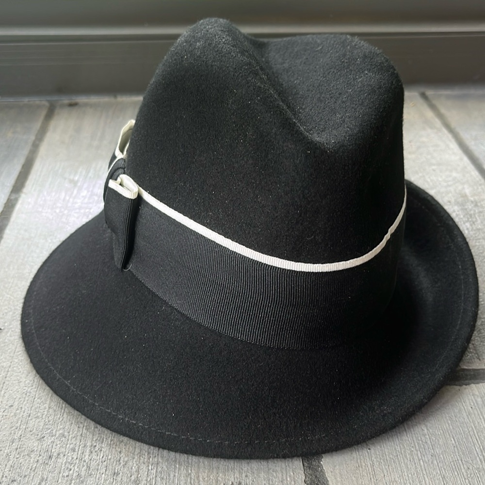 Black felt fadora
